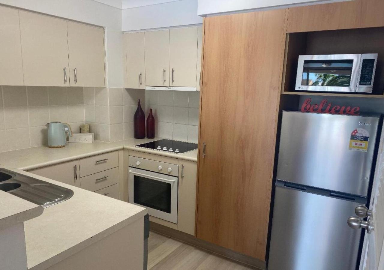 Location Location Location - Broadbeach :) Gold Coast Exterior photo